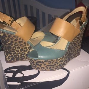 Wedge heels